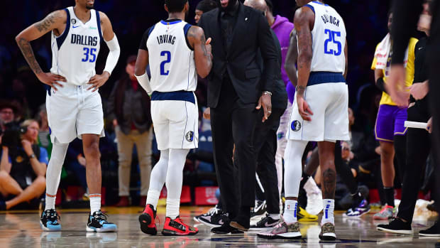 LeBron James, Kyrie Irving, Dallas Mavericks, Los Angeles Lakers